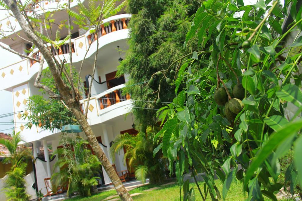 Orchid Rest Hotel Mirissa Bagian luar foto
