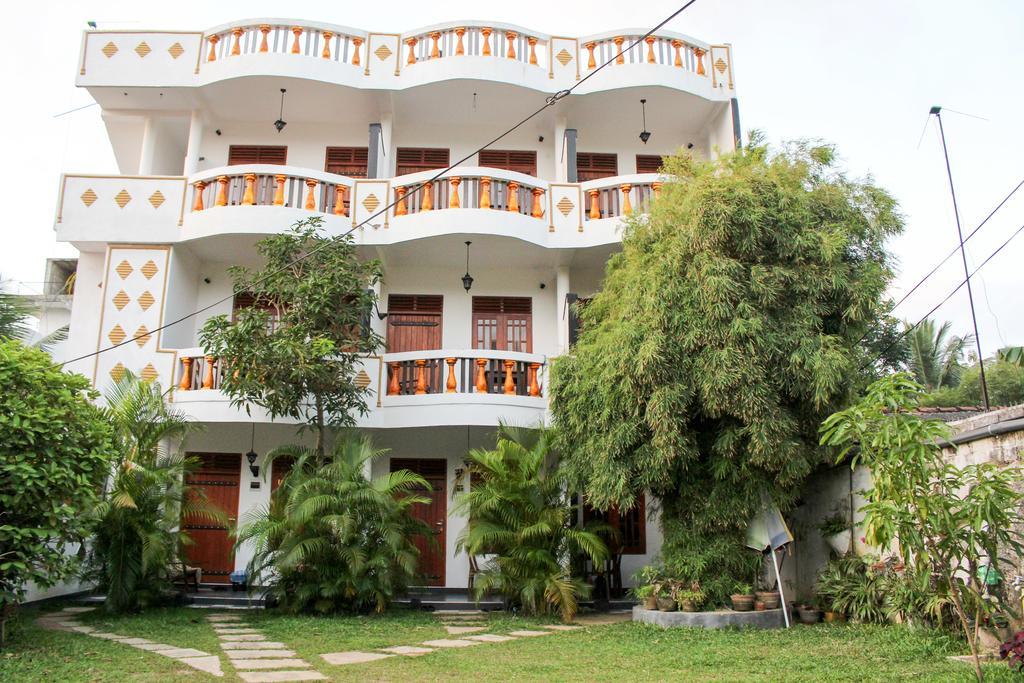 Orchid Rest Hotel Mirissa Bagian luar foto