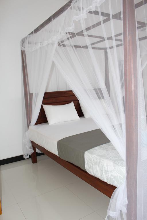Orchid Rest Hotel Mirissa Bagian luar foto