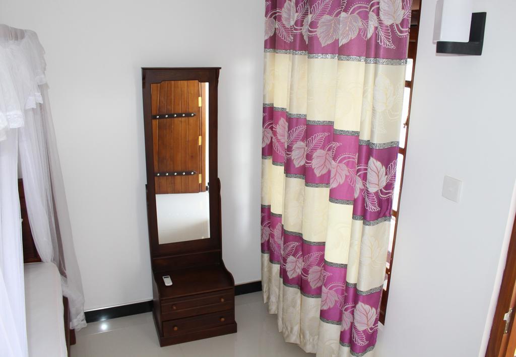 Orchid Rest Hotel Mirissa Bagian luar foto