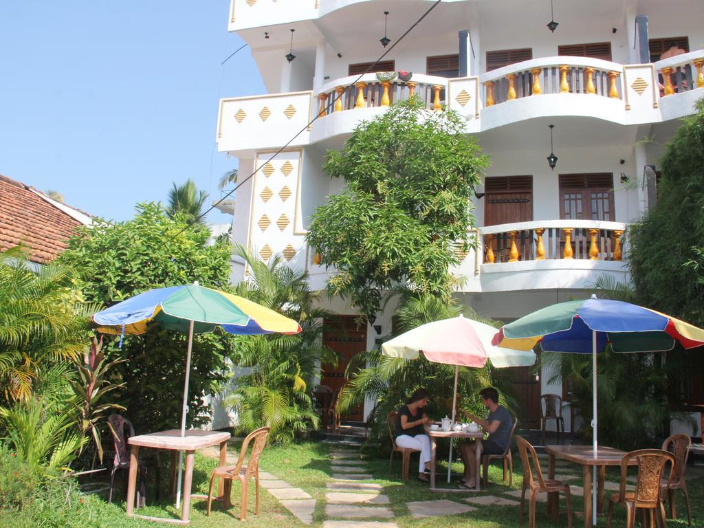 Orchid Rest Hotel Mirissa Bagian luar foto